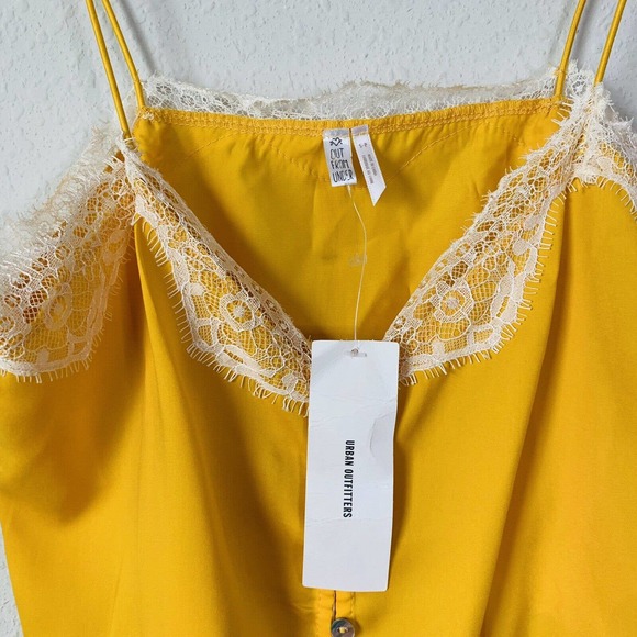 Urban Outfitters Yellow Lace Crop Top - Picture 2 of 3